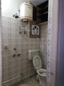 Bathroom Image of 500 Sq.ft 1 RK Studio for rent in Gautam Nagar New Delhi for Rs. 24000