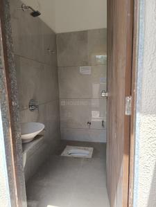 Bathroom Image of 810 Sq.ft 3 BHK Duplex for rent in Maple Bunglows 3, Lambha Ahmedabad for Rs. 18000