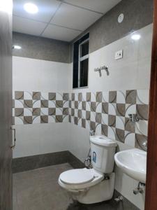 Common Bathroom Image of 1690 Sq.ft 3 BHK Builder Floor for sale in Uniwest Arcade Homes, Sector 102 Noida for Rs. 10985000