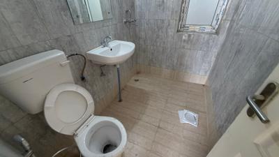 Image of 2950 Sq.ft 4 BHK Apartment / Flat for rent in Puri Diplomatic Greens, Sector 110A, Gurgaon for Rs. 85000