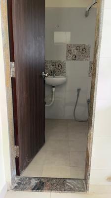 Bathroom Image of 800 Sq.ft 1 BHK Independent House for rent in Hulimavu Bengaluru for Rs. 15000