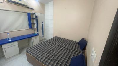 Bedroom Image of 900 Sq.ft 2.5 BHK Builder Floor for rent in Pitampura New Delhi for Rs. 35000