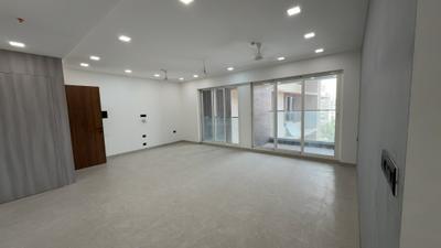 Living Room Image of 2200 Sq.ft 4 BHK Apartment / Flat for rent in Khar West Mumbai for Rs. 400000