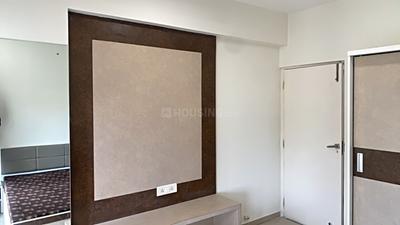 Bedroom Image of 1350 Sq.ft 2.5 BHK Apartment / Flat for rent in Adani The Meadows, Shantigram Ahmedabad for Rs. 38000