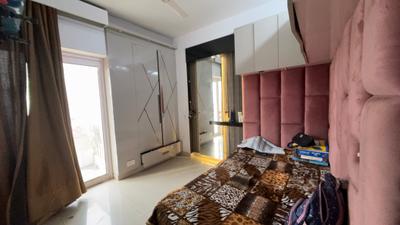 Bedroom Image of 915 Sq.ft 3 BHK Apartment / Flat for rent in Panchsheel Greens, Noida Extension Greater Noida for Rs. 28000