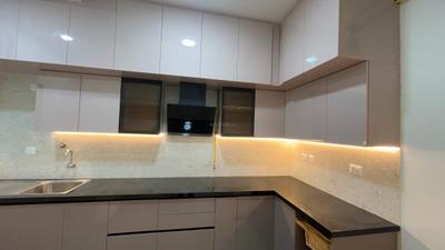 Kitchen Image of 1000 Sq.ft 2 BHK Apartment / Flat for rent in Vario Homes, Hebbal Bengaluru for Rs. 67000