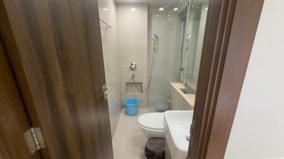 Image of 700 Sq.ft 1 BHK Apartment / Flat for rent in Hiranandani Regent Hill A B C D And E Wing, Powai, Mumbai for Rs. 68000