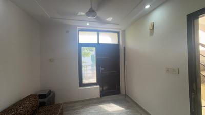 Living Room Image of 700 Sq.ft 1 BHK Builder Floor for rent in Sector 57 Gurgaon for Rs. 20000