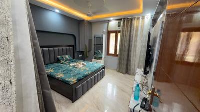 Bedroom Image of 1100 Sq.ft 3 BHK Builder Floor for sale in Chirag Dilli New Delhi for Rs. 10000000