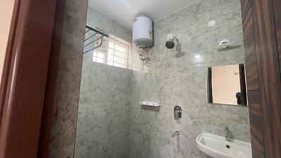 Bathroom Image of 700 Sq.ft 1 BHK Builder Floor for rent in Indira Nagar Bengaluru for Rs. 35500