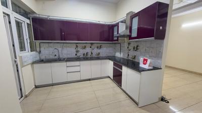 Kitchen Image of 1850 Sq.ft 3 BHK Apartment / Flat for rent in Gaurs Sports Wood, Sector 79 Noida for Rs. 43000