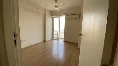 Bedroom Image of 1750 Sq.ft 3 BHK Apartment / Flat for sale in DLF Regal Gardens, Sector 90 Gurgaon for Rs. 21000000