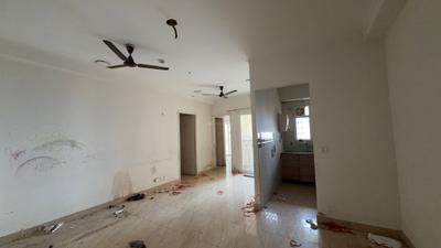 Living Room Image of 1165 Sq.ft 2 BHK Apartment / Flat for rent in Gaur City 7th Avenue, Noida Extension Greater Noida for Rs. 21500
