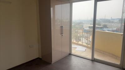 Bedroom Image of 2200 Sq.ft 4 BHK Apartment / Flat for rent in Rise Organic, Wave City Ghaziabad for Rs. 36000