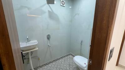 Image of 950 Sq.ft 3 BHK Builder Floor for sale in Govindpuri, New Delhi for Rs. 7000000