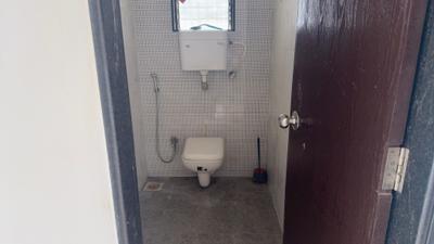 Bathroom Image of 450 Sq.ft 1 BHK Apartment / Flat for sale in Bhoomi Samarth, Goregaon East Mumbai for Rs. 11500000