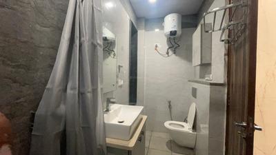 Bathroom Image of 1000 Sq.ft 1 BHK Builder Floor for rent in Sector 38 Gurgaon for Rs. 39000