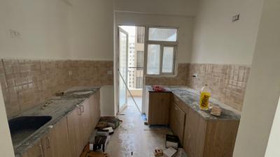 Kitchen Image of 2140 Sq.ft 3 BHK Apartment / Flat for rent in Amrapali Crystal Homes Phase 1, Sector 76 Noida for Rs. 56000