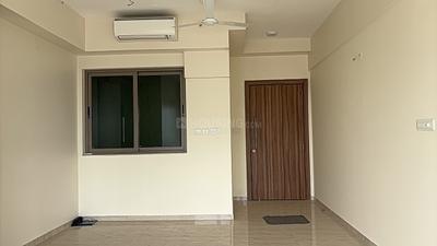 Living Room Image of 1050 Sq.ft 2 BHK Apartment / Flat for sale in Sheth Auris Serenity, Malad West Mumbai for Rs. 27800000