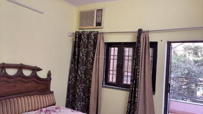 Bedroom Image of 1100 Sq.ft 2.5 BHK Apartment / Flat for rent in Shiva Apartment, Sector 4 Rohini New Delhi for Rs. 30000
