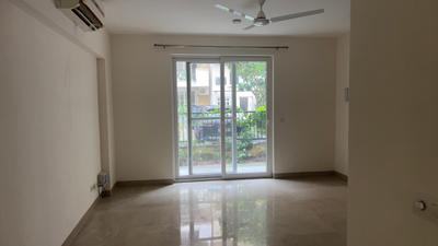 Living Room Image of 1450 Sq.ft 3 BHK Apartment / Flat for rent in Emaar Emerald Floors Premier, Sector 65 Gurgaon for Rs. 60000