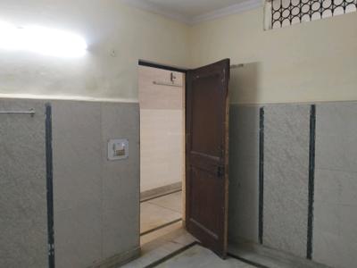 Bedroom Image of 720 Sq.ft 2 BHK Builder Floor for sale in Mukherjee Nagar New Delhi for Rs. 6500000