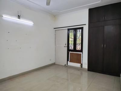 Bedroom Image of 2200 Sq.ft 3 BHK Apartment / Flat for rent in DDA Flats Vasant Kunj, Vasant Kunj New Delhi for Rs. 74000