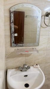 Bathroom Image of 1350 Sq.ft 3 BHK Apartment / Flat for rent in Balmikinagar Lucknow for Rs. 40000