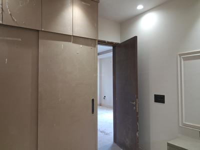 Bedroom Image of 900 Sq.ft 3 BHK Builder Floor for sale in Paschim Vihar New Delhi for Rs. 21000000