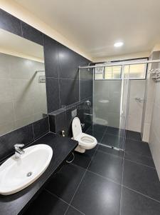 Bathroom Image of 4780 Sq.ft 4 BHK Apartment / Flat for rent in Neptune Greenwoods Infinity, Khanpur Vadodara for Rs. 275000