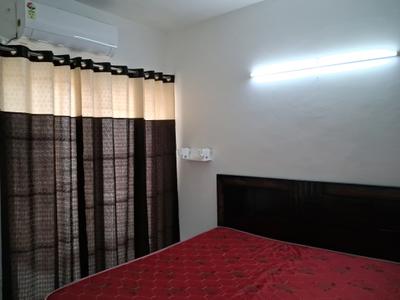 Bedroom Image of 925 Sq.ft 2 BHK Apartment / Flat for sale in Paras Tierea, Sector 137 Noida for Rs. 7600000