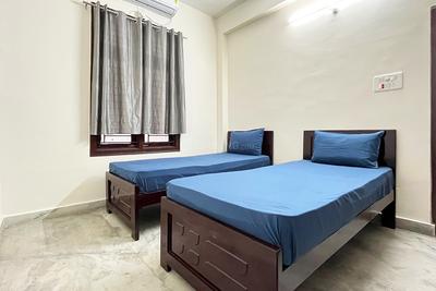 Bedroom Image of HelloWorld Zeenat in Kukatpally, Hyderabad