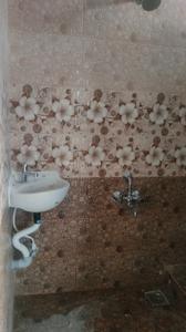 Bathroom Image of 750 Sq.ft 1 BHK Builder Floor for rent in Ayapakkam Chennai for Rs. 15000