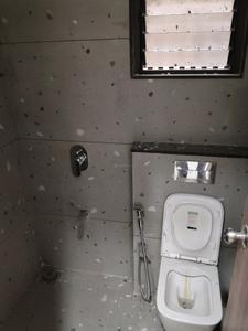 Common Bathroom Image of 2547 Sq.ft 4 BHK Apartment / Flat for rent in Chanakyapuri Ahmedabad for Rs. 40000
