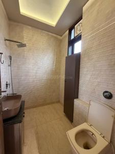 Bathroom Image of 1670 Sq.ft 3 BHK Builder Floor for sale in Paschim Vihar New Delhi for Rs. 32500000