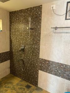 Image of 600 Sq.ft 1 BHK Apartment / Flat for rent in Usha Sadan Apartment, Cuffe Parade, Mumbai for Rs. 80002