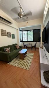 Bedroom Image of 800 Sq.ft 2 BHK Apartment / Flat for rent in Hashu Niwas, Bandra West Mumbai for Rs. 118000