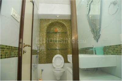 Bathroom Image of 3500 Sq.ft 4 BHK Apartment / Flat for sale in Bandra West Mumbai for Rs. 145000000