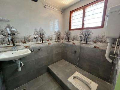 Bathroom Image of 980 Sq.ft 2 BHK Independent House for rent in Parvathipuram Nagercoil for Rs. 11000