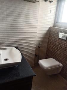 Bathroom Image of 900 Sq.ft 2 BHK Independent House for rent in Ramesh Nagar New Delhi for Rs. 40000