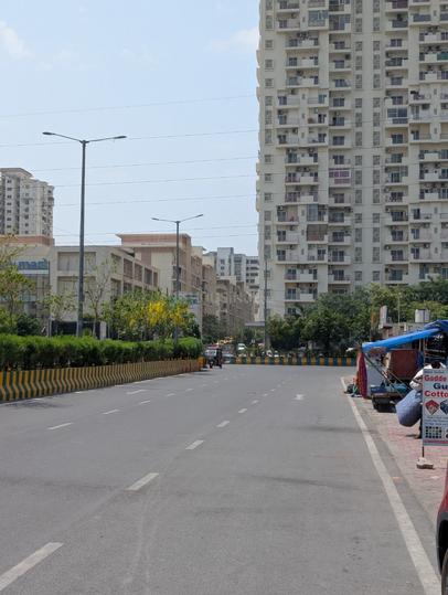 Central Noida Builders Floor Main Image 1