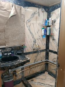 Bathroom Image of 600 Sq.ft 1 BHK Apartment / Flat for rent in Vile Parle East Mumbai for Rs. 55000