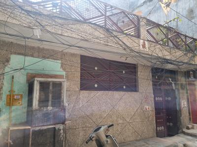Building Image of 1200 Sq.ft 3 BHK Independent House for sale in Dwarka Mor New Delhi for Rs. 14000000