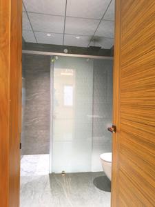 Common Bathroom Image of 2800 Sq.ft 4 BHK Builder Floor for sale in Indirapuram Ghaziabad for Rs. 37500000