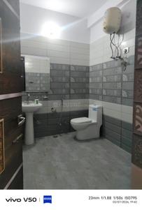 Bathroom Image of 2152 Sq.ft 2 BHK Builder Floor for rent in Gomti Nagar Lucknow for Rs. 22000