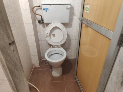 Bathroom Image of 650 Sq.ft 1 BHK Apartment / Flat for rent in Dahisar West Mumbai for Rs. 30000
