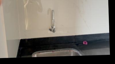 Bathroom Image of 911 Sq.ft 3 BHK Apartment / Flat for rent in Runwal Gardens Phase 3 Bldg No 29 30, Dombivli East Thane for Rs. 30000