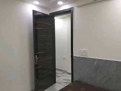 Bedroom Image of 800 Sq.ft 3 BHK Builder Floor for rent in Shalimar Bagh New Delhi for Rs. 38000