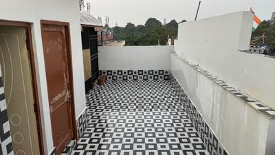 Balcony Image of 500 Sq.ft 1 BHK Apartment / Flat for rent in Sector 32 Chandigarh for Rs. 3000