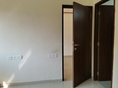 Bedroom Image of 650 Sq.ft 2 BHK Apartment / Flat for sale in Omkar Signet, Malad East Mumbai for Rs. 15000000